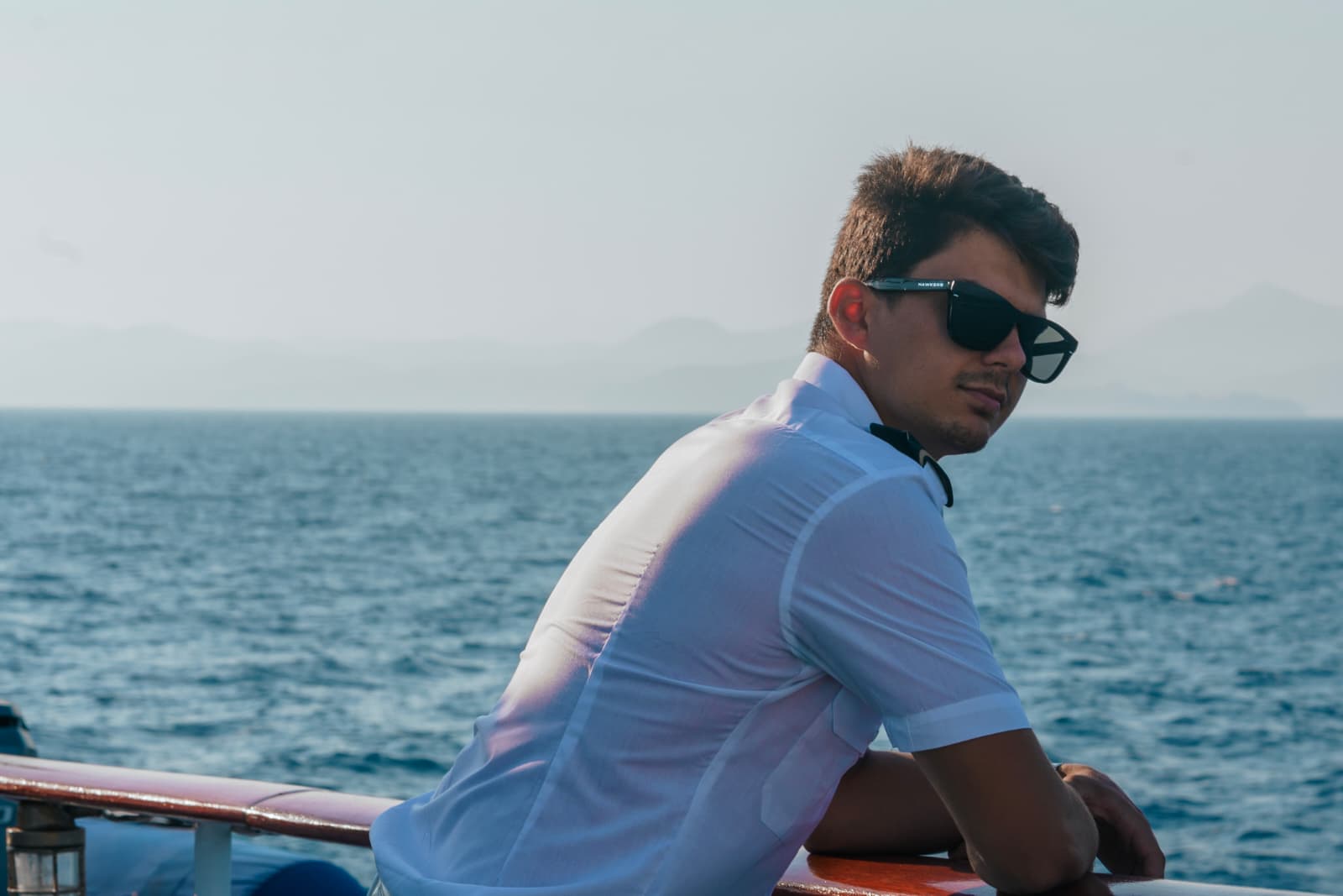 Eduard Buzatu Istrate en el mar a bordo de un velero